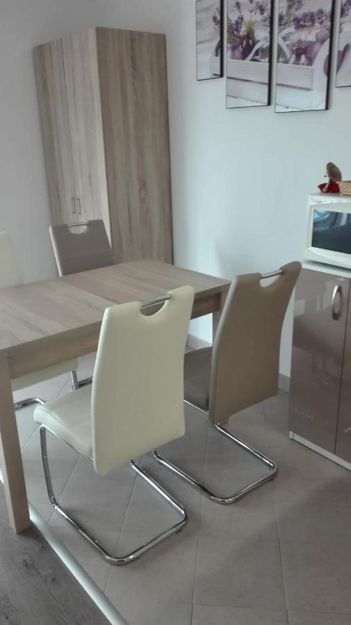 Lavender Apartment Heviz Luaran gambar
