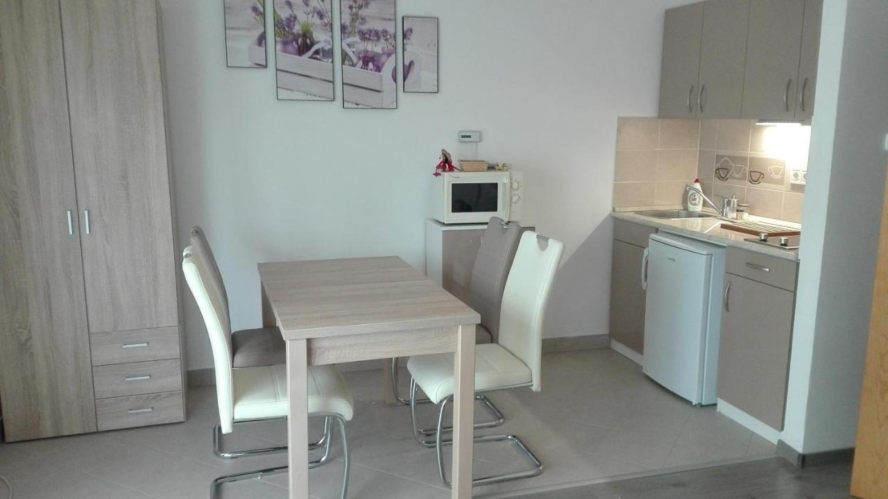 Lavender Apartment Heviz Luaran gambar